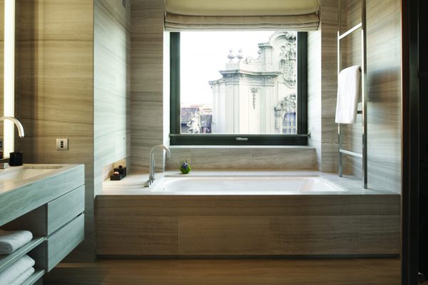 02 AHM_Deluxe Room 3