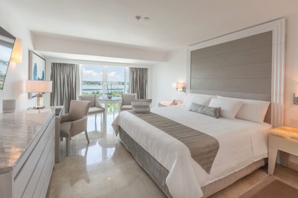 Royale Deluxe Lagoon View 1