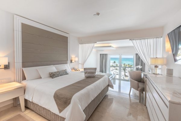 Royale Honeymoon Ocean Front 1